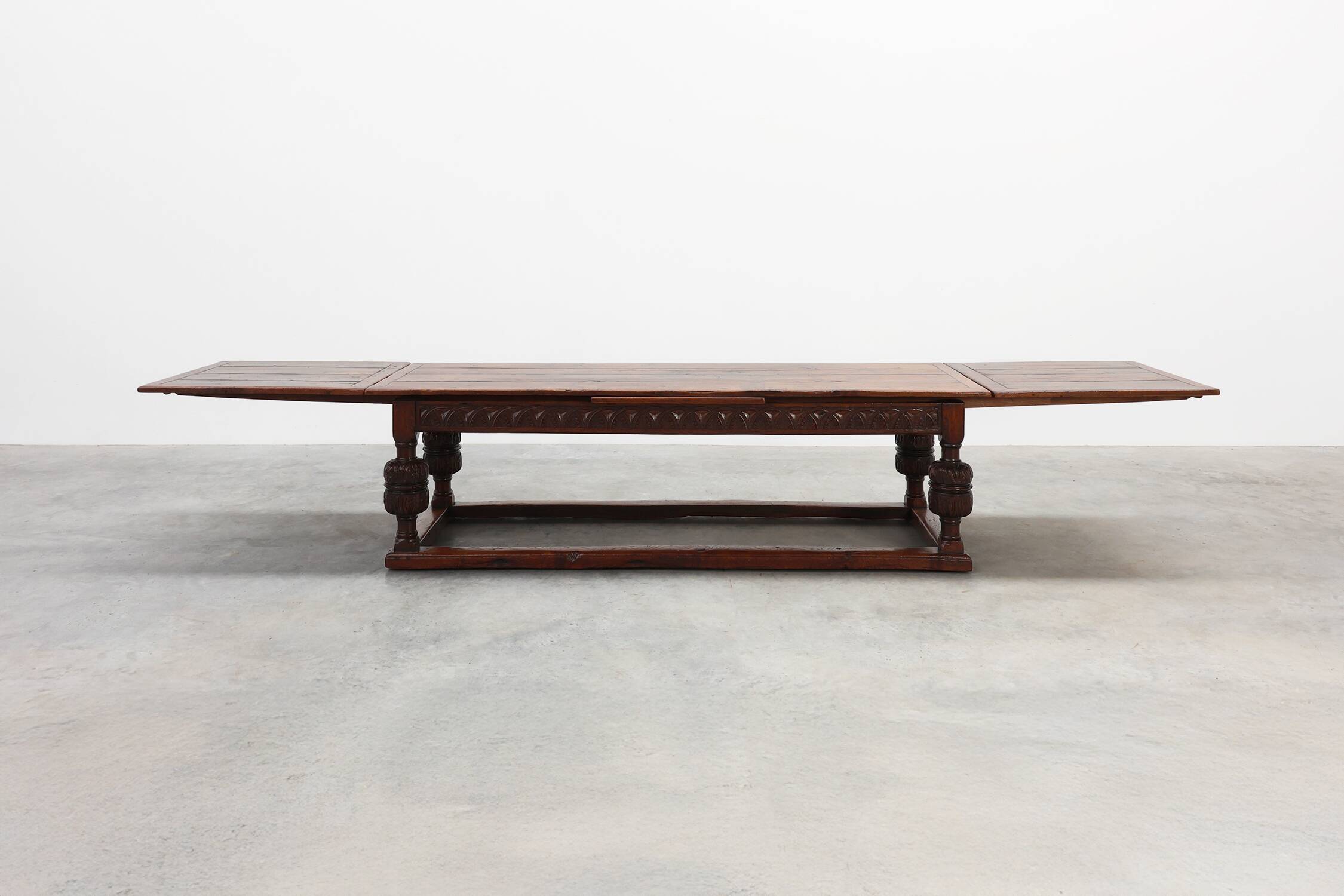 Large 17th‑Century Extendable Oak Dining Table, France