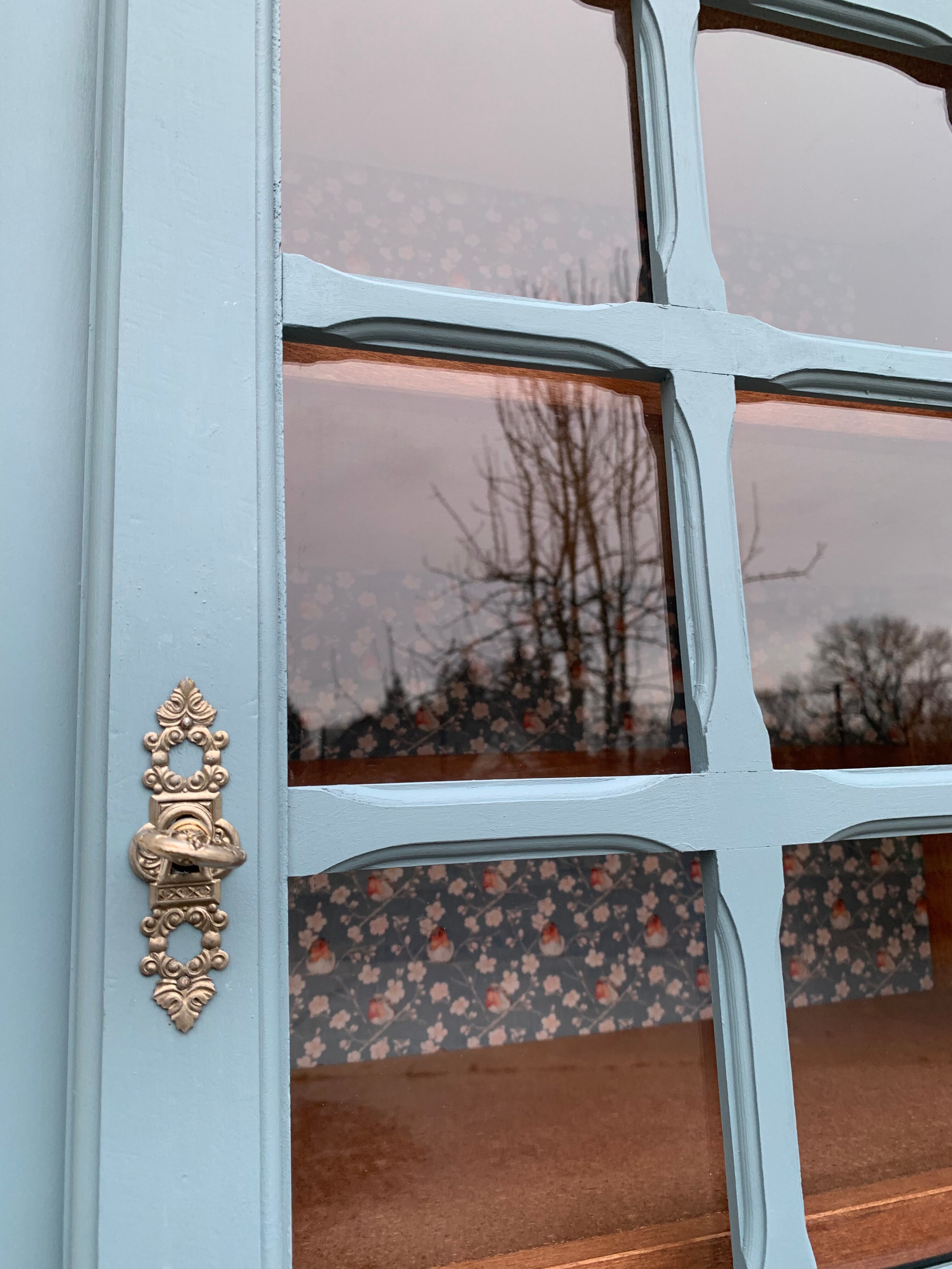 Parisian wardrobe glazed blue gray