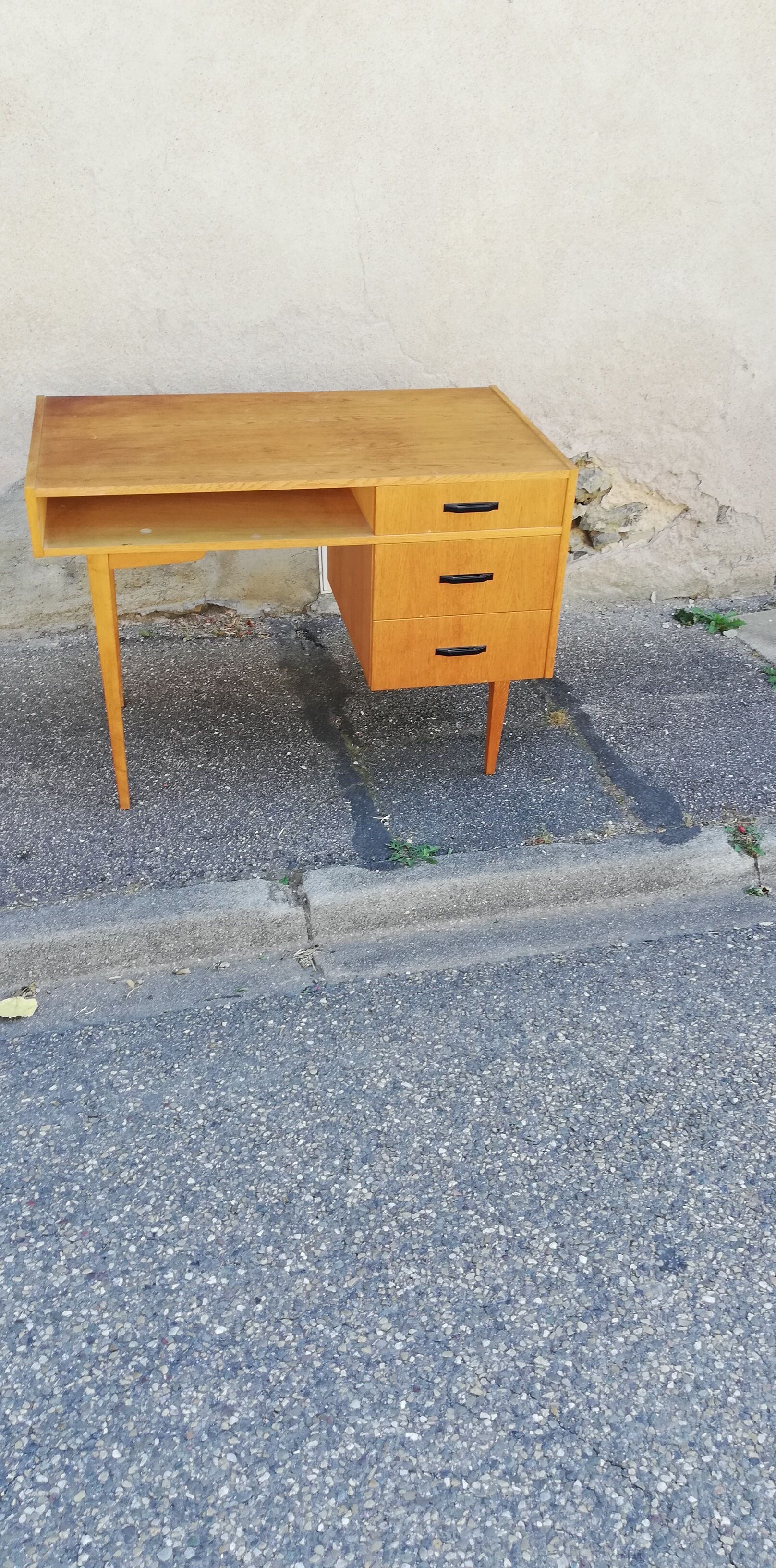 Vintage desk 3 drawers