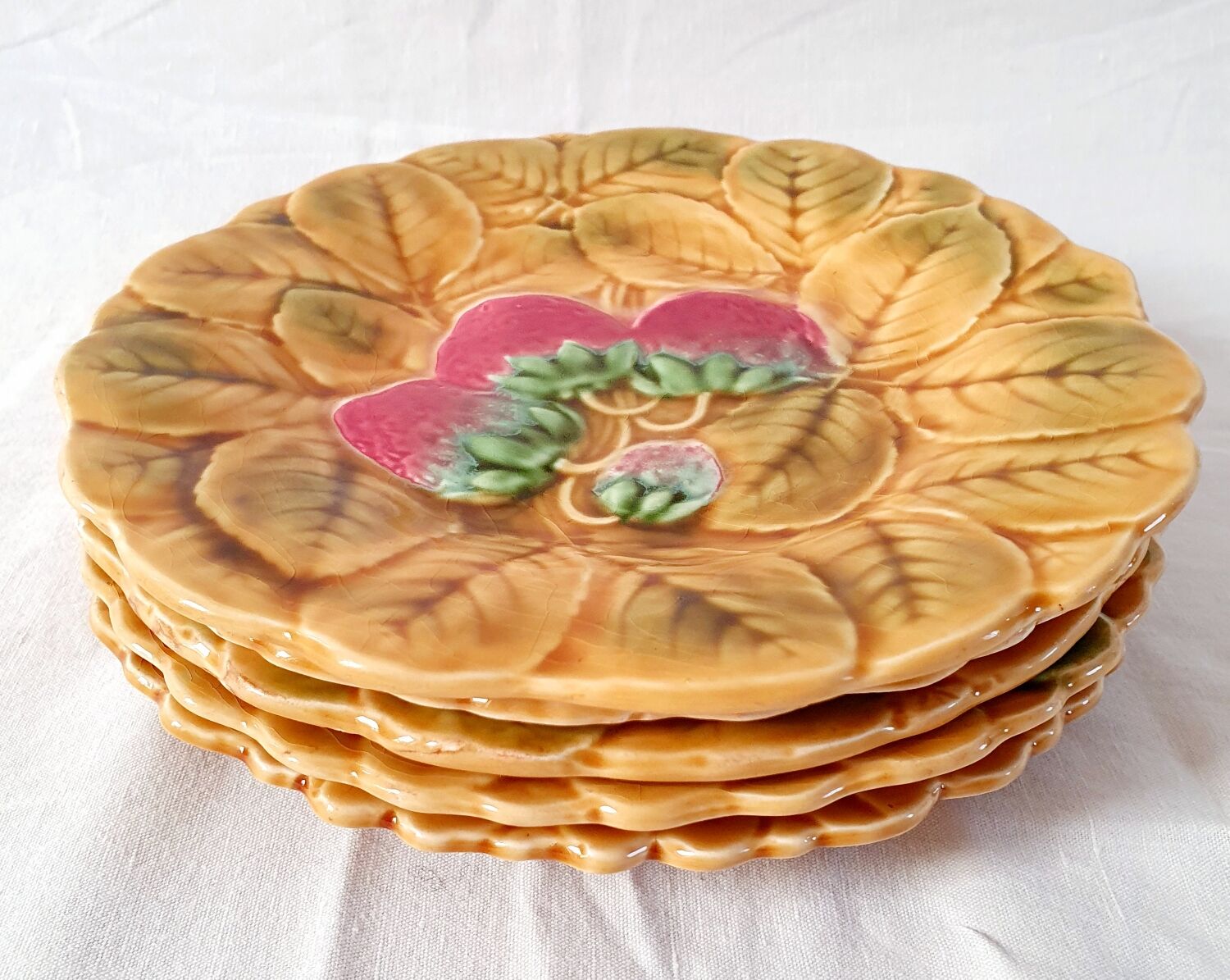 5 dessert plates in Sarreguemine slip