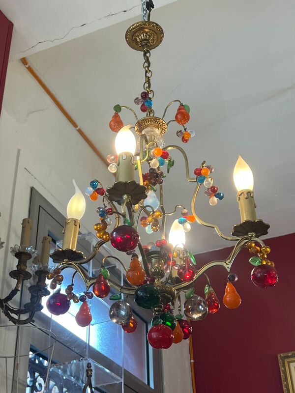 Lustre Murano avec monture en laiton doré et grappes de raisins et fruits en verre de couleur