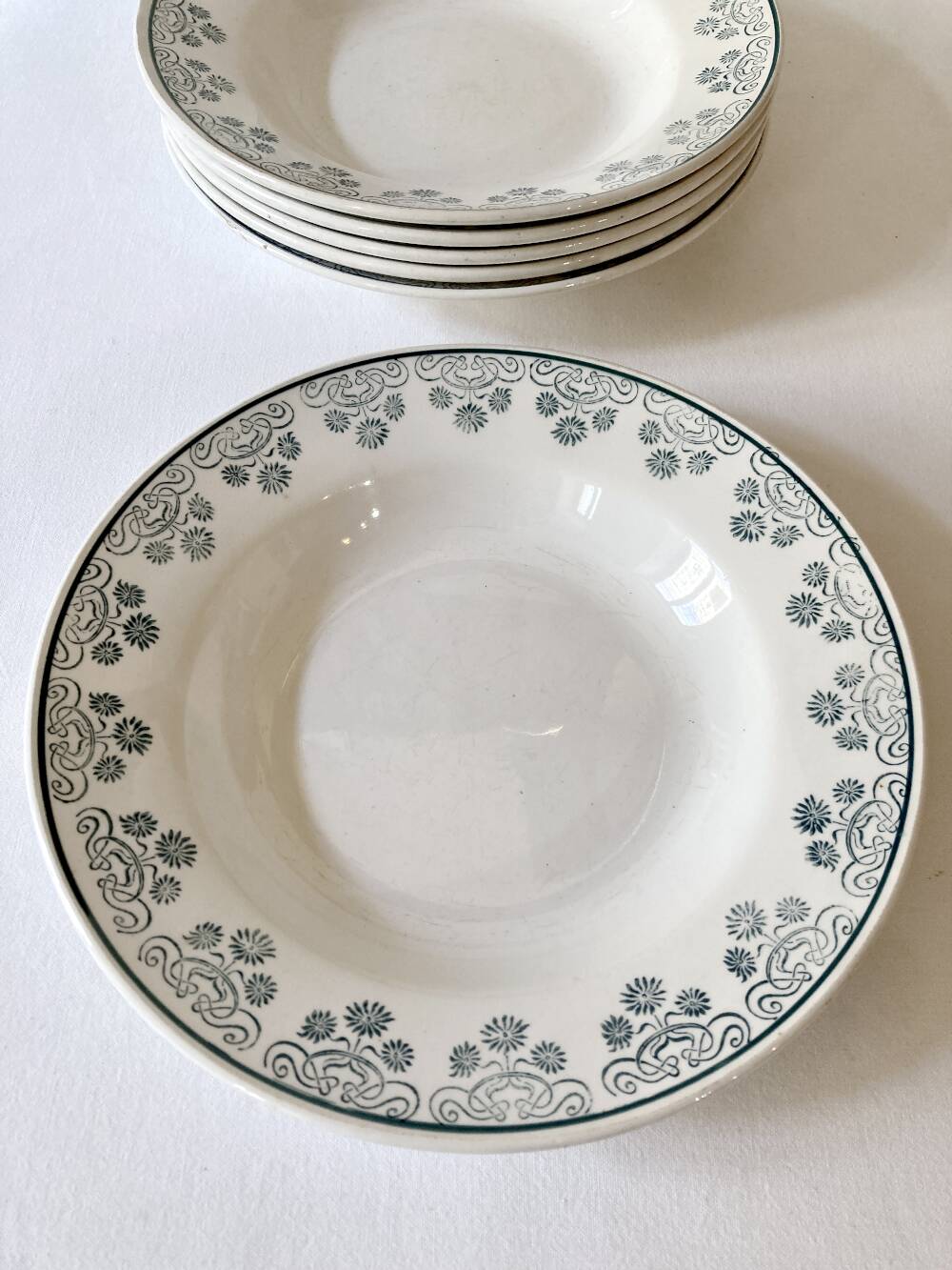 6 deep plates Digoin & Sarreguemines, emerald green floral decoration