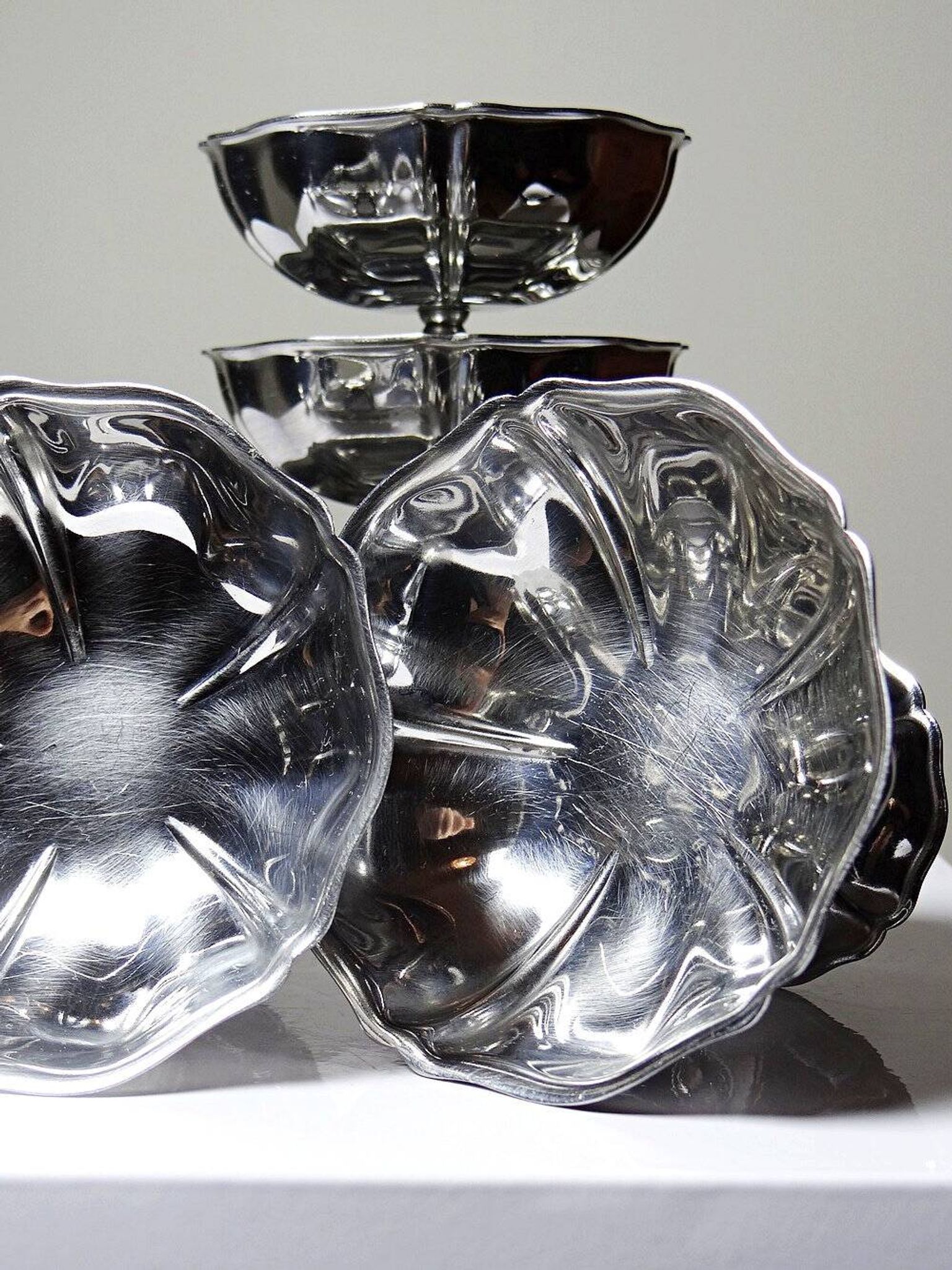 6 vintage-style bistro-style stainless steel dessert bowls on feet