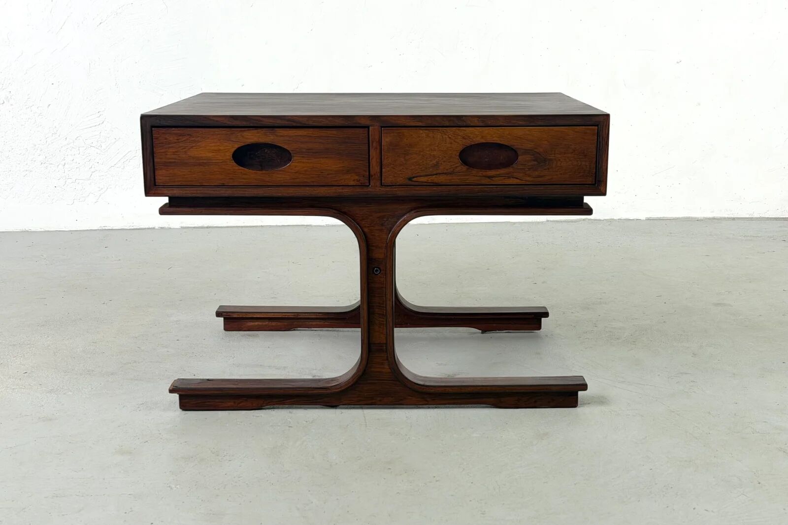 Table basse modèle 554 par Gianfranco Frattini pour Bernini – 1960s