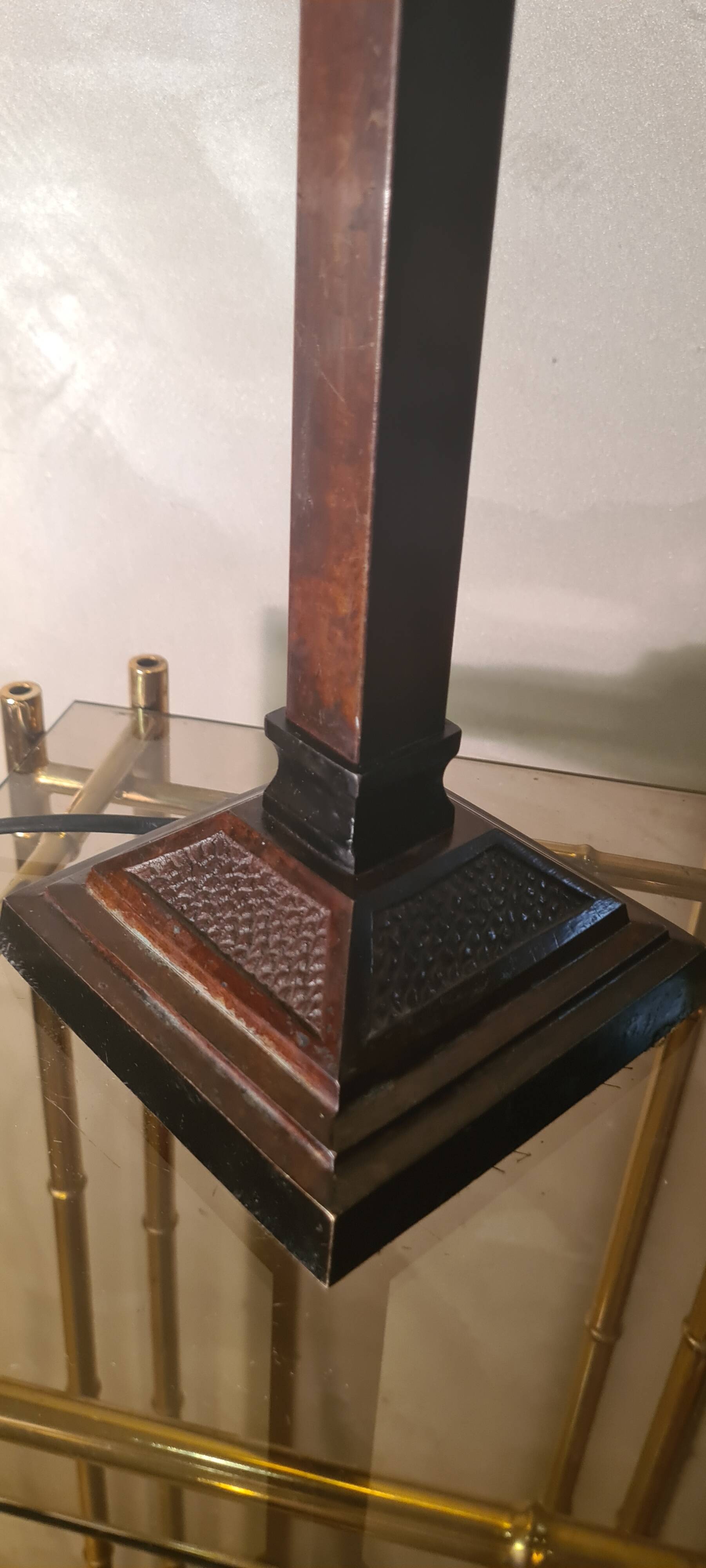 Large art deco bakelite lamp, with metal lampshade art deco pattern 62x13