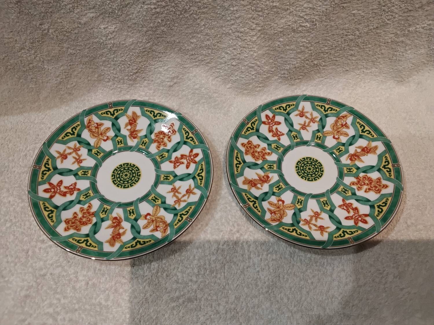 2 breakfast cups, 2 saucers, porcelain Christofle Oceana green.