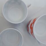 Set of 4 Arcopal polka dot coffee cups