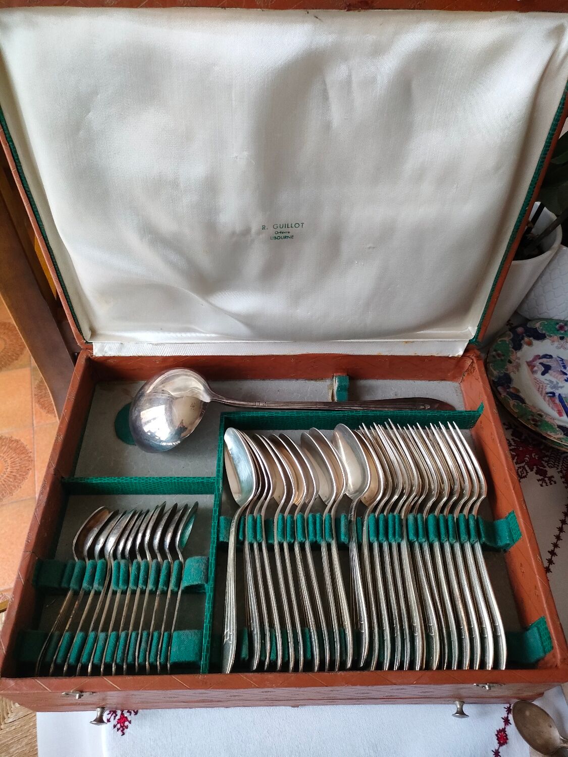 Guillot money service