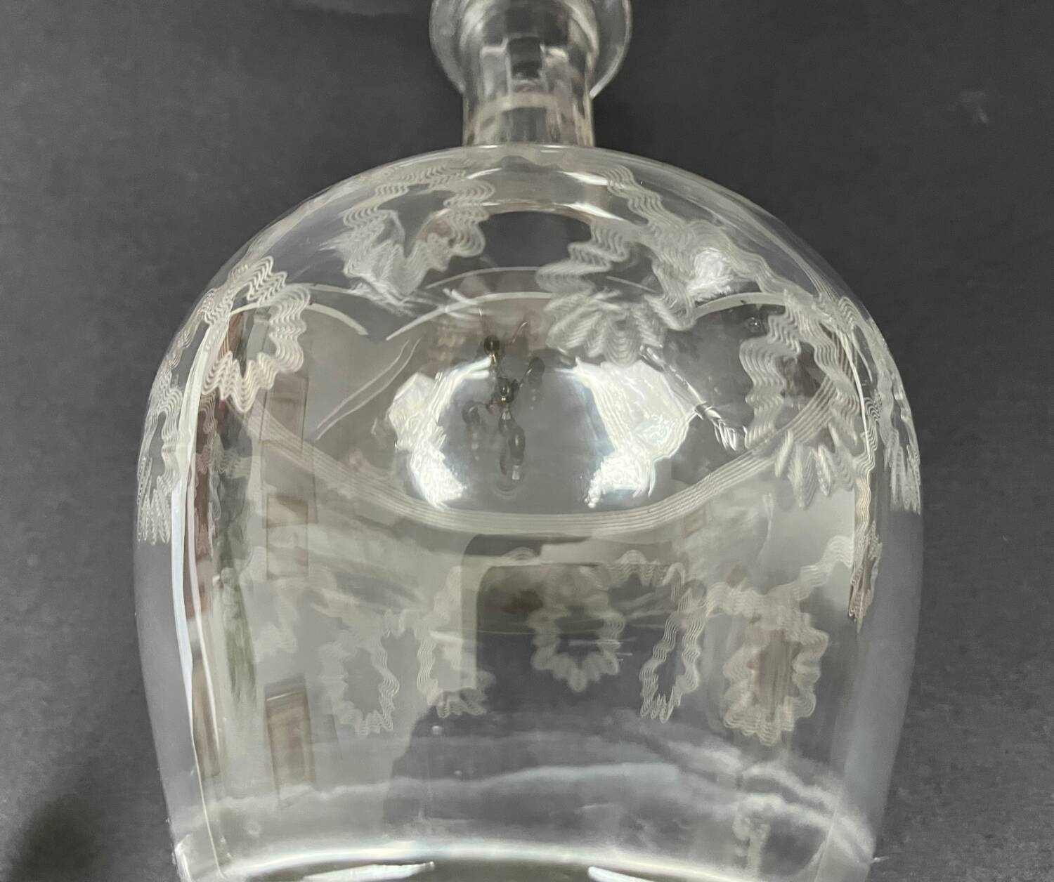 Carafe à décanter en verre gravé