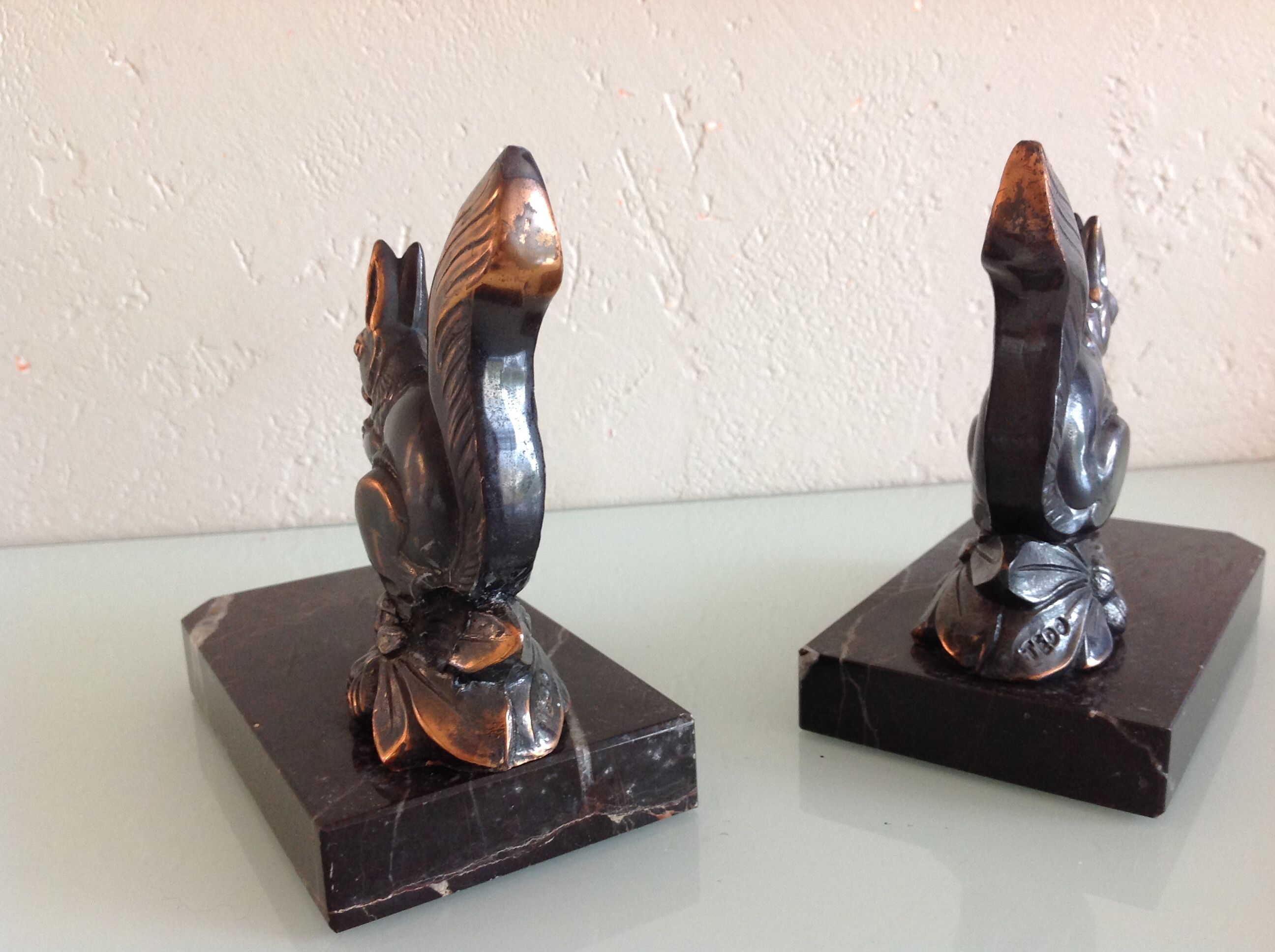 Bookebds ecureils by Tedo style art deco years 30-40