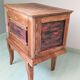 Table de chevet ancienne en bois massif