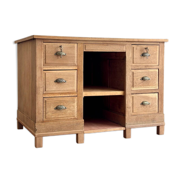 Oak counter
