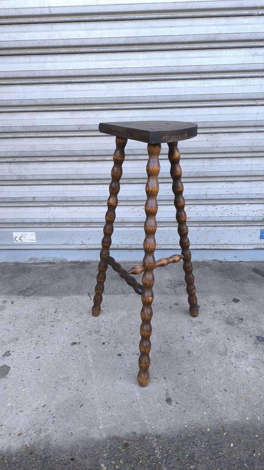 Solid wood tripod stool