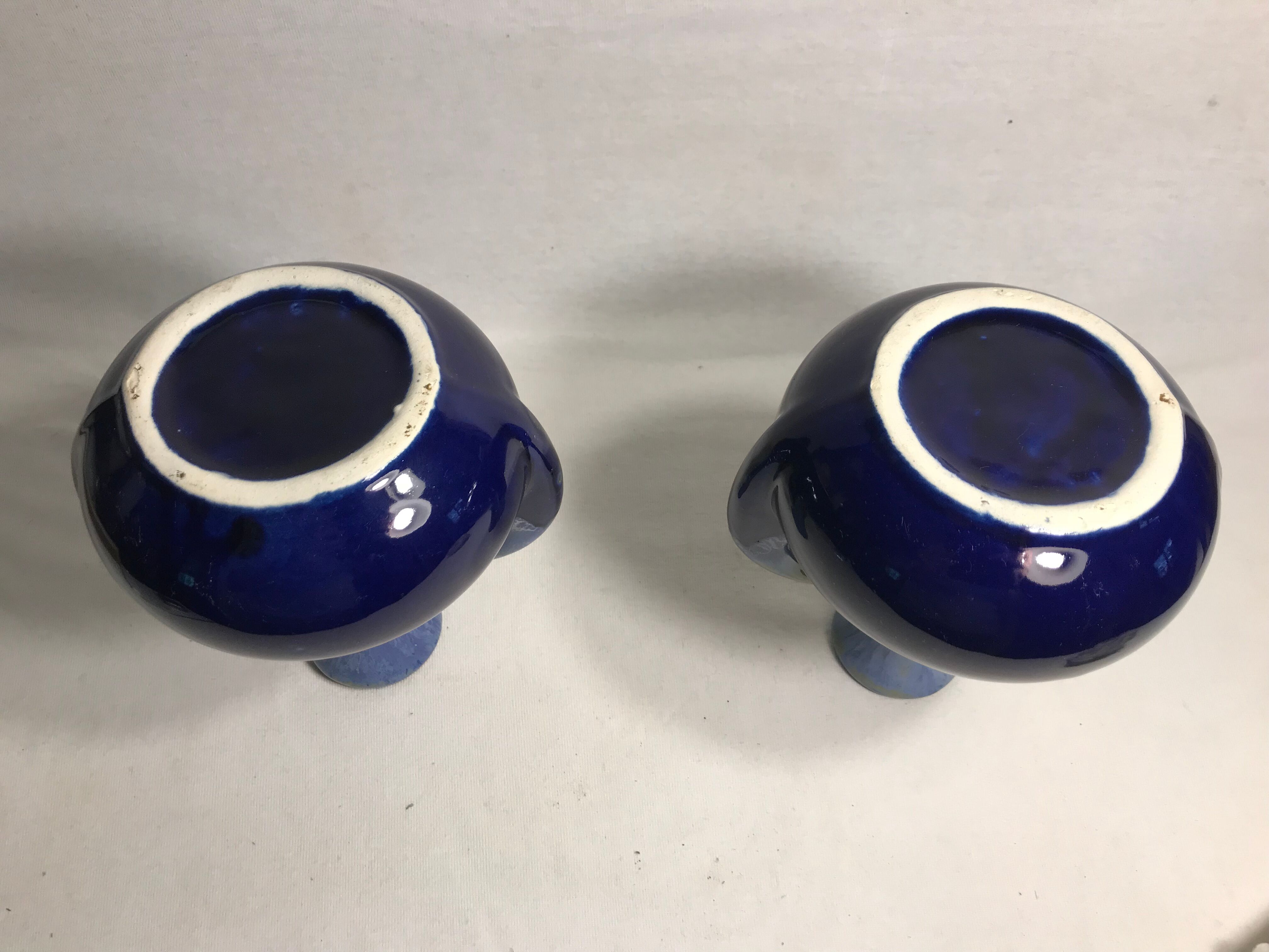 Pair of 2 ceramic vases