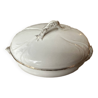 Small porcelain soup tureen or vegetable dish from the Art Nouveau period