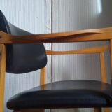 Large Scandinavian office armchair