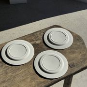 Lot de 3 grandes assiettes blanches classiques D24,5