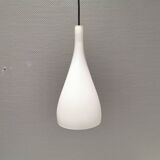 Lampe à suspension française en verre blanc laiteux, modèle gin fizz, produite par sce