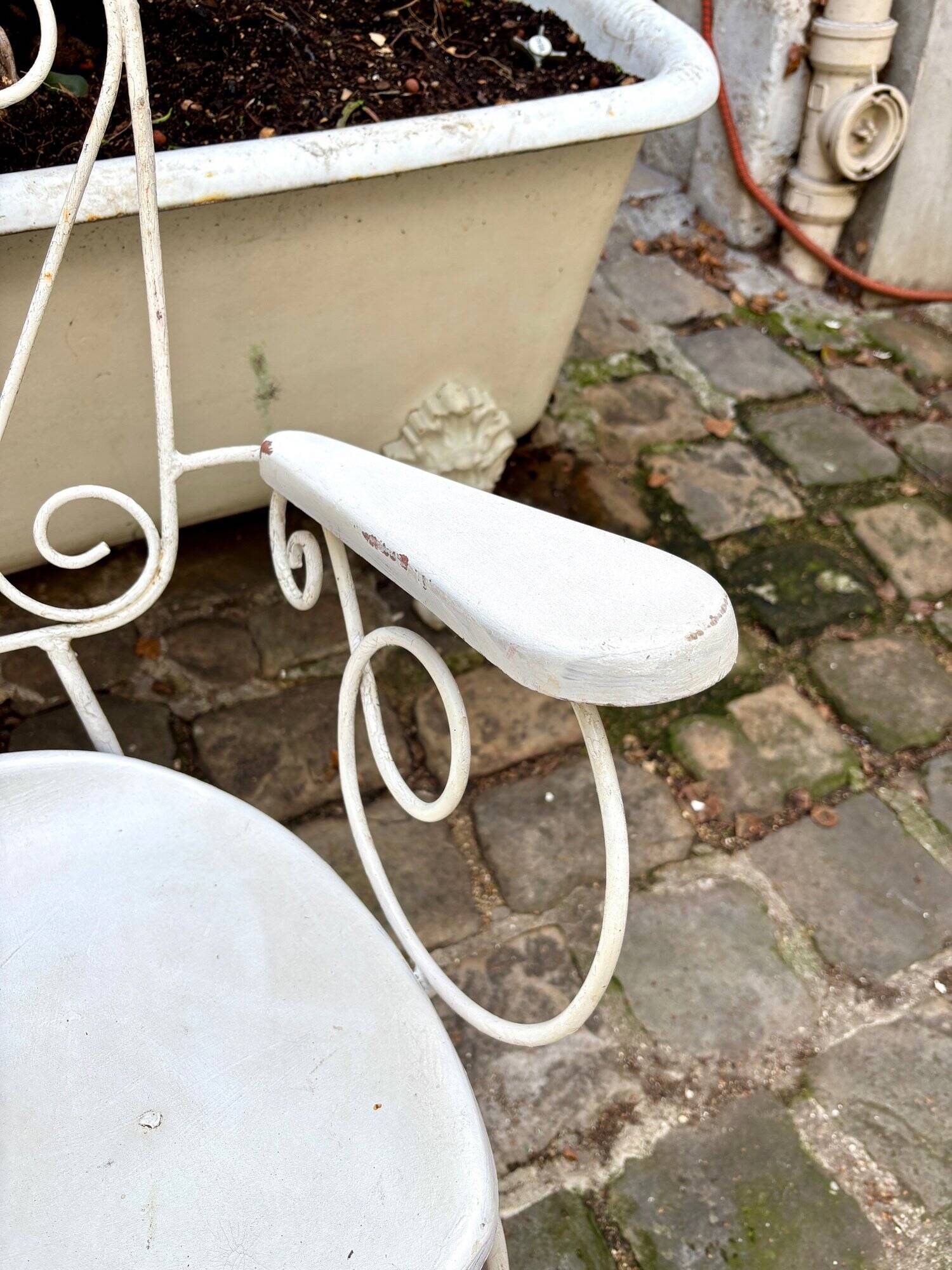 White cast iron garden chair no. 2