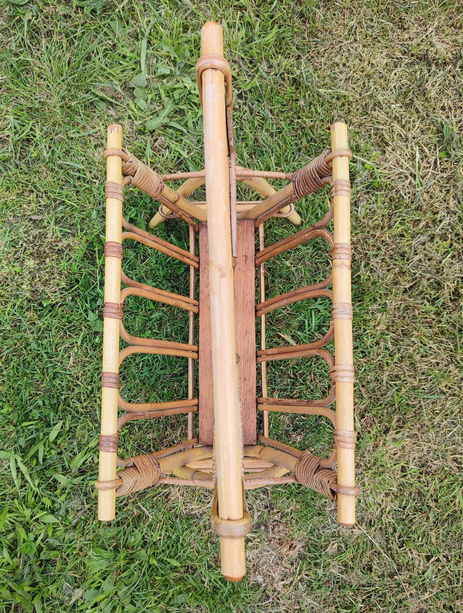 Vintage magazine rack in rattan and bamboo