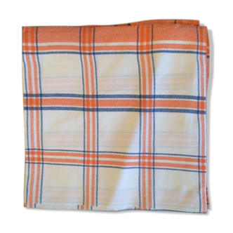 Nappe à carreaux typique des années 70