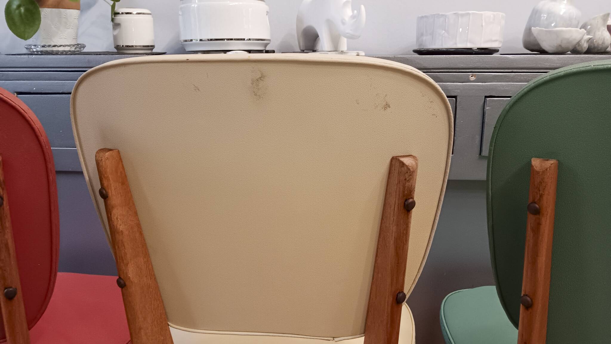 6 vintage chairs from the 50s/60s, wooden structure and skai covering.