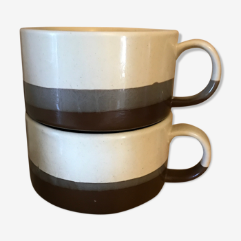 Pair of mug cups in sandstone