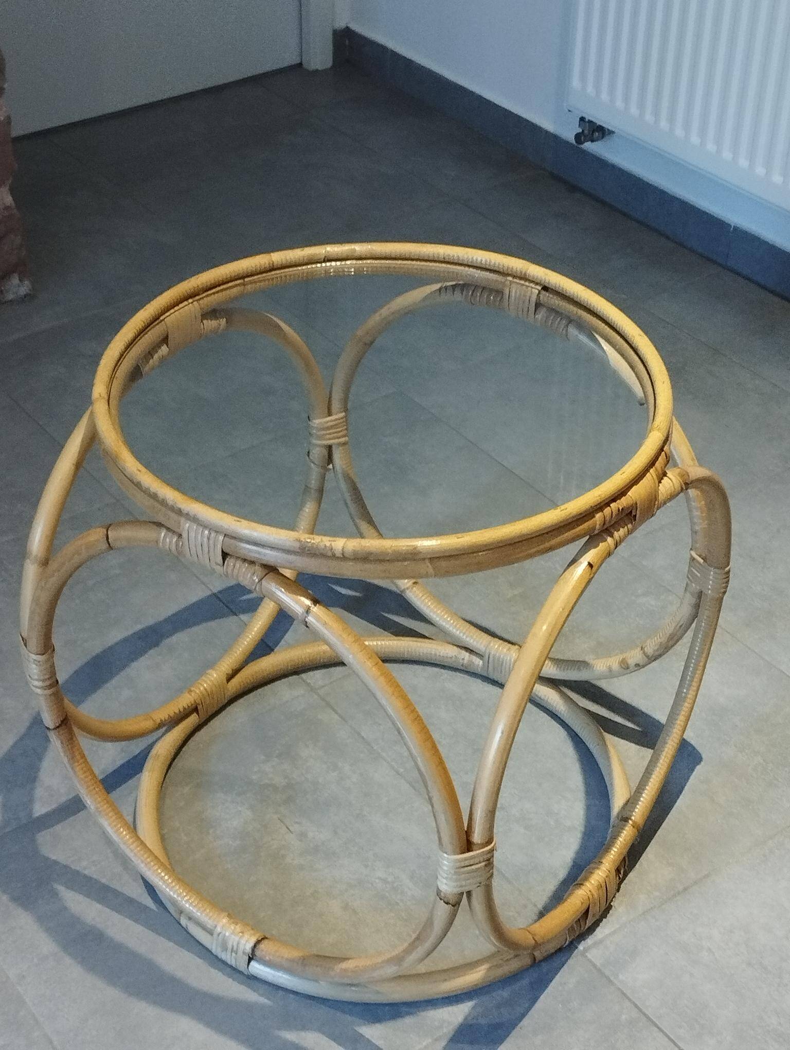 Table basse en rotin, bambou et verre, Design Space Age Vintage