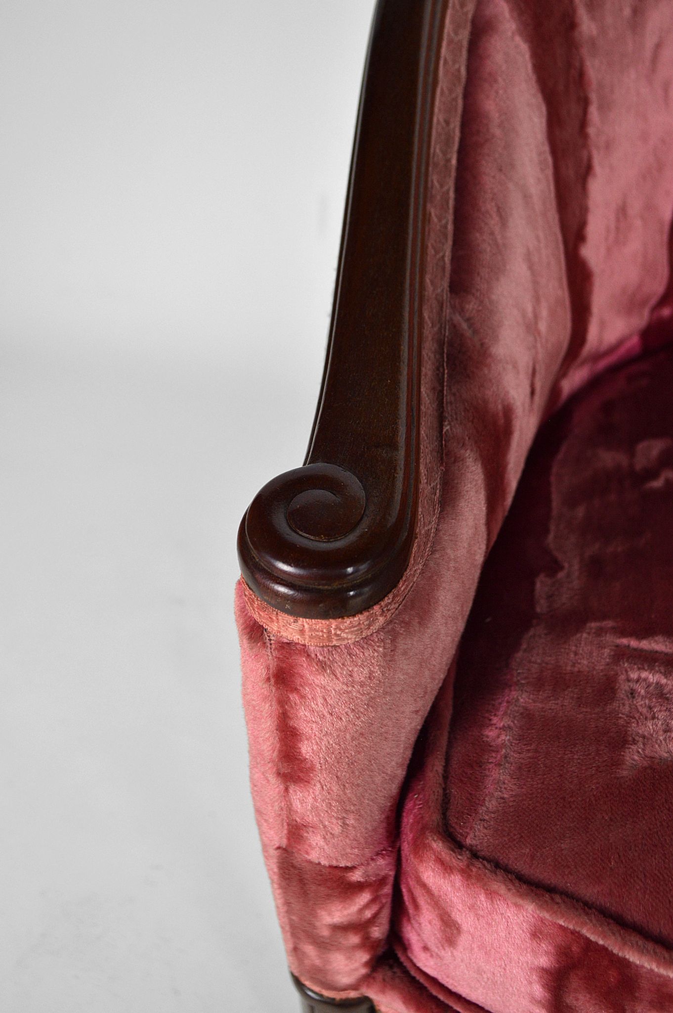 Art Deco Salon by Paul Follot in pink velvet, circa 1920