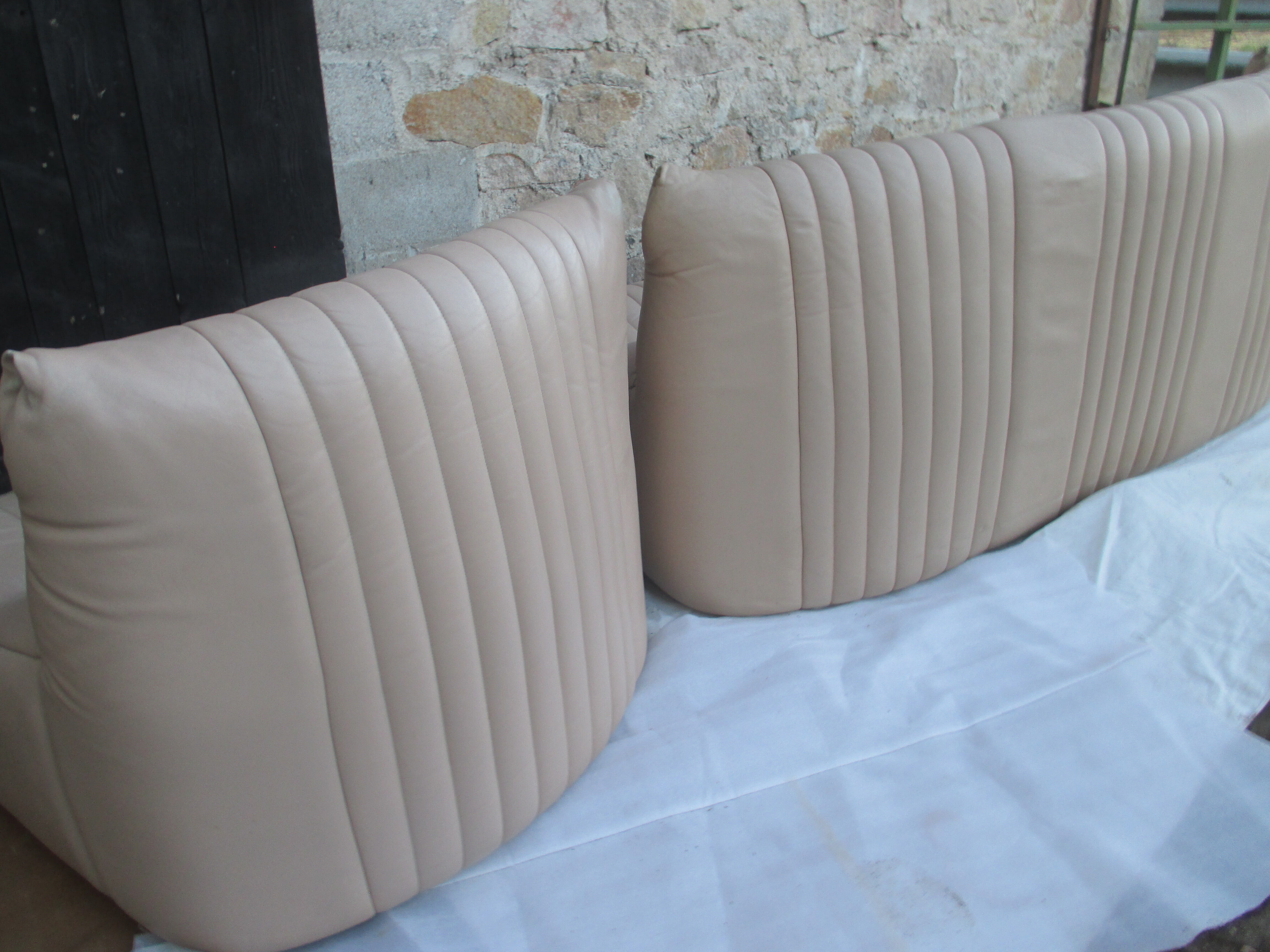 Sofa and 2 leather armchairs Ligne Roset Michel Ducaroy 1980