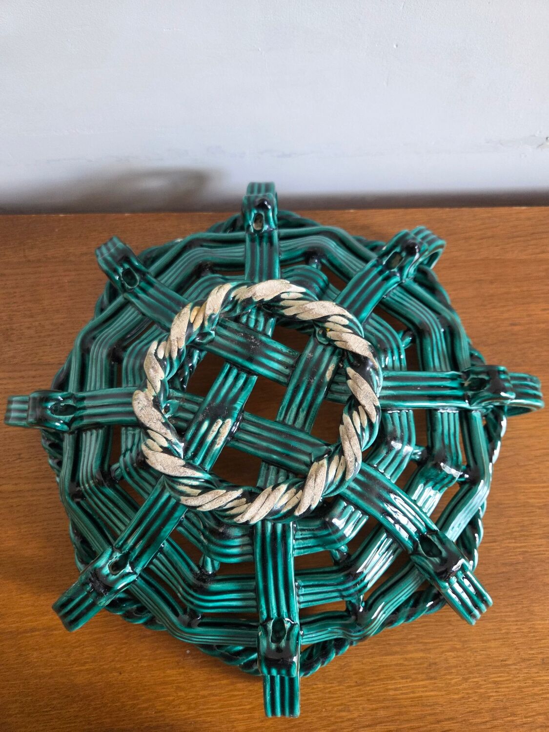 Woven ceramic fruit bowl