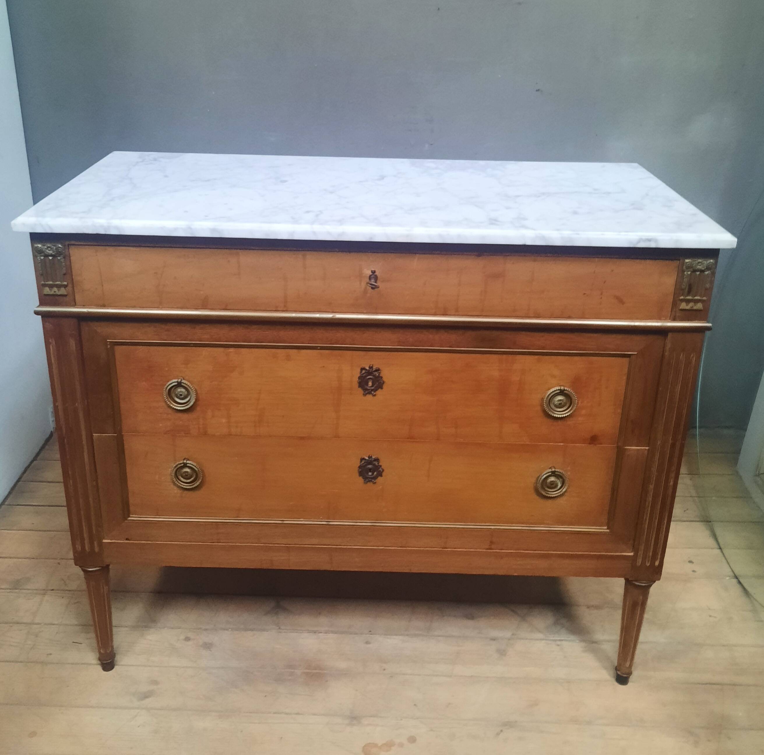 Louis XVI style chest of drawers with 2 drawers