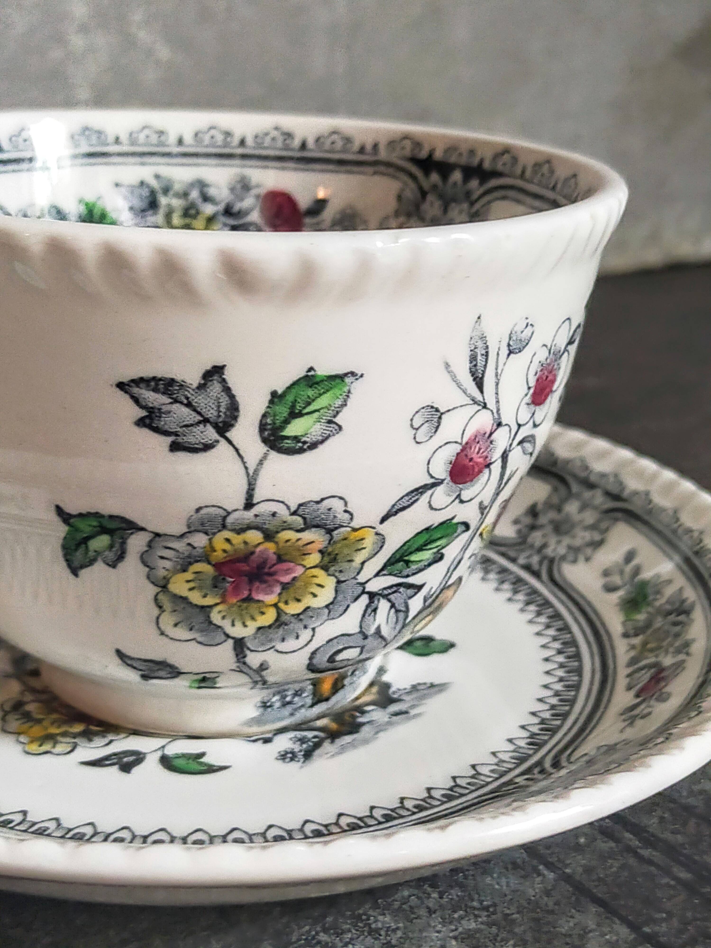 Two vintage wood & sons english lunches "dorset" service