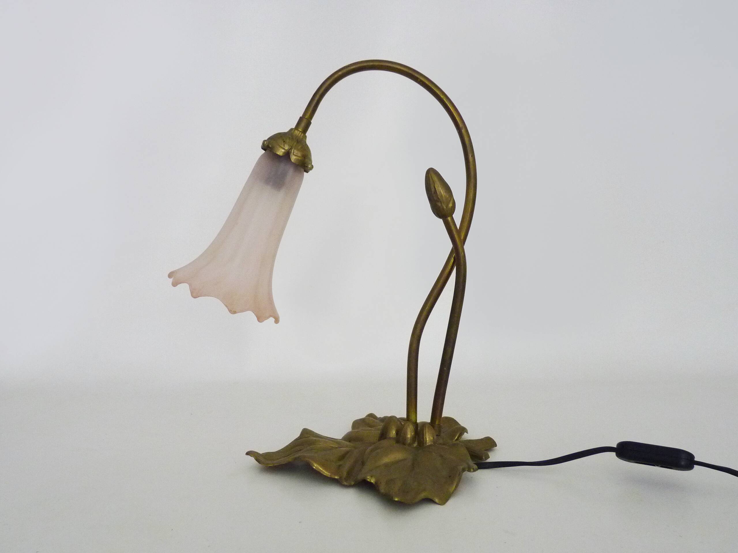 Magnificent water lily floor lamp with pink tulips, 80s art deco style