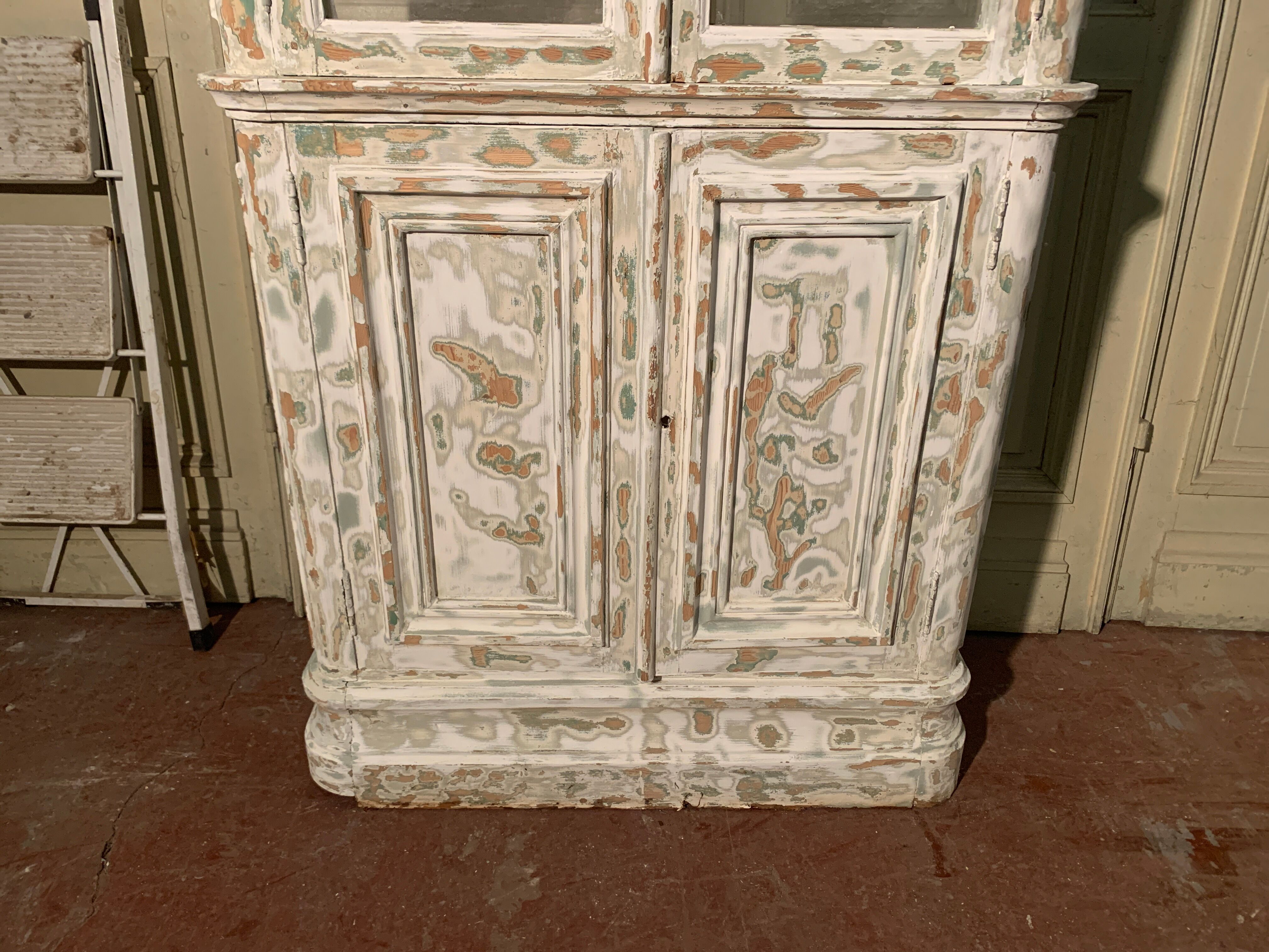 Showcase furniture style lacquered wood XX century