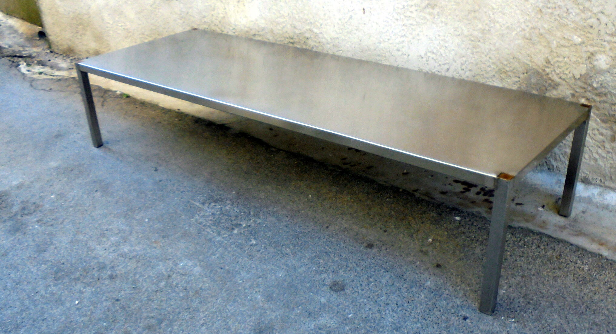 Table basse en inox industrielle