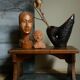 Banc repose-pied ancien en bois massif