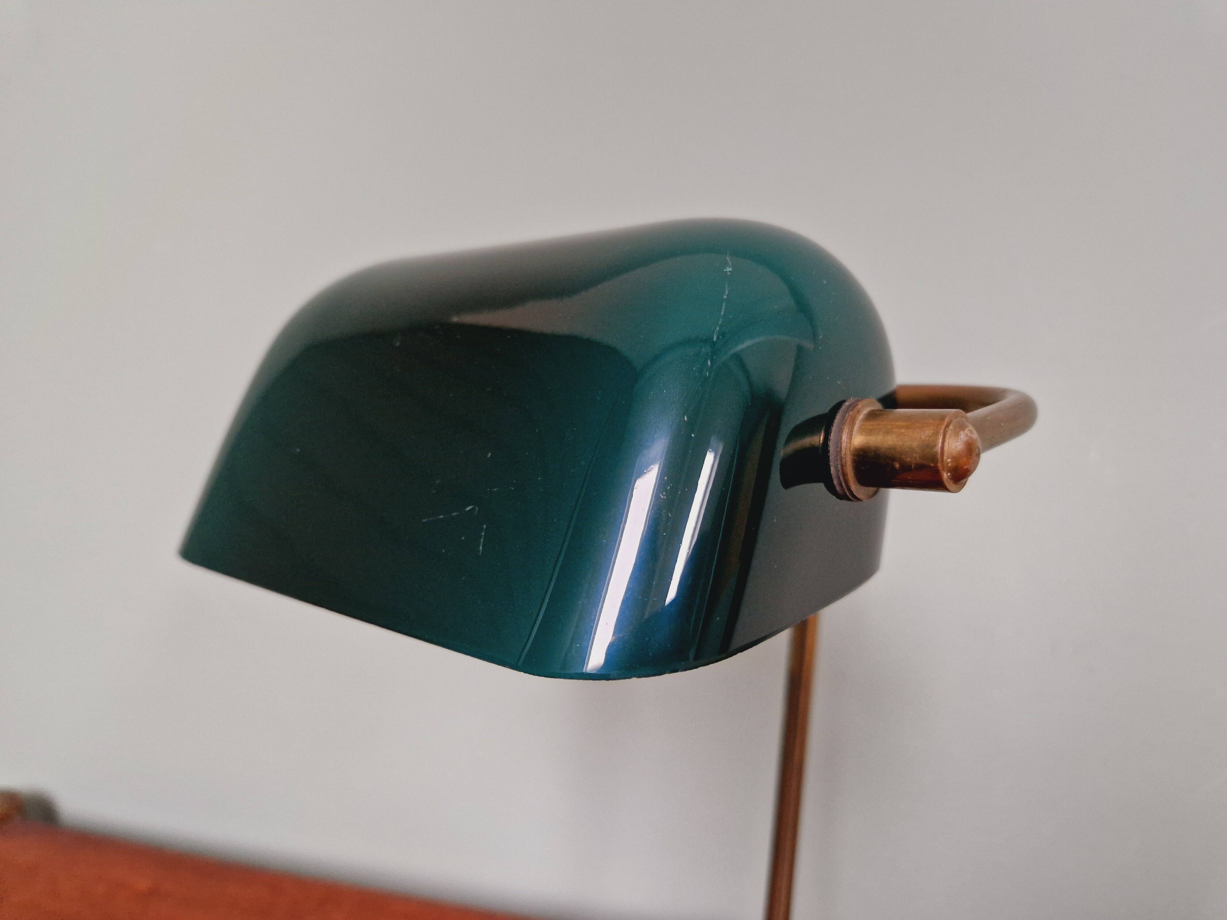 Banker's lamp in brass and green opaline, 1930s