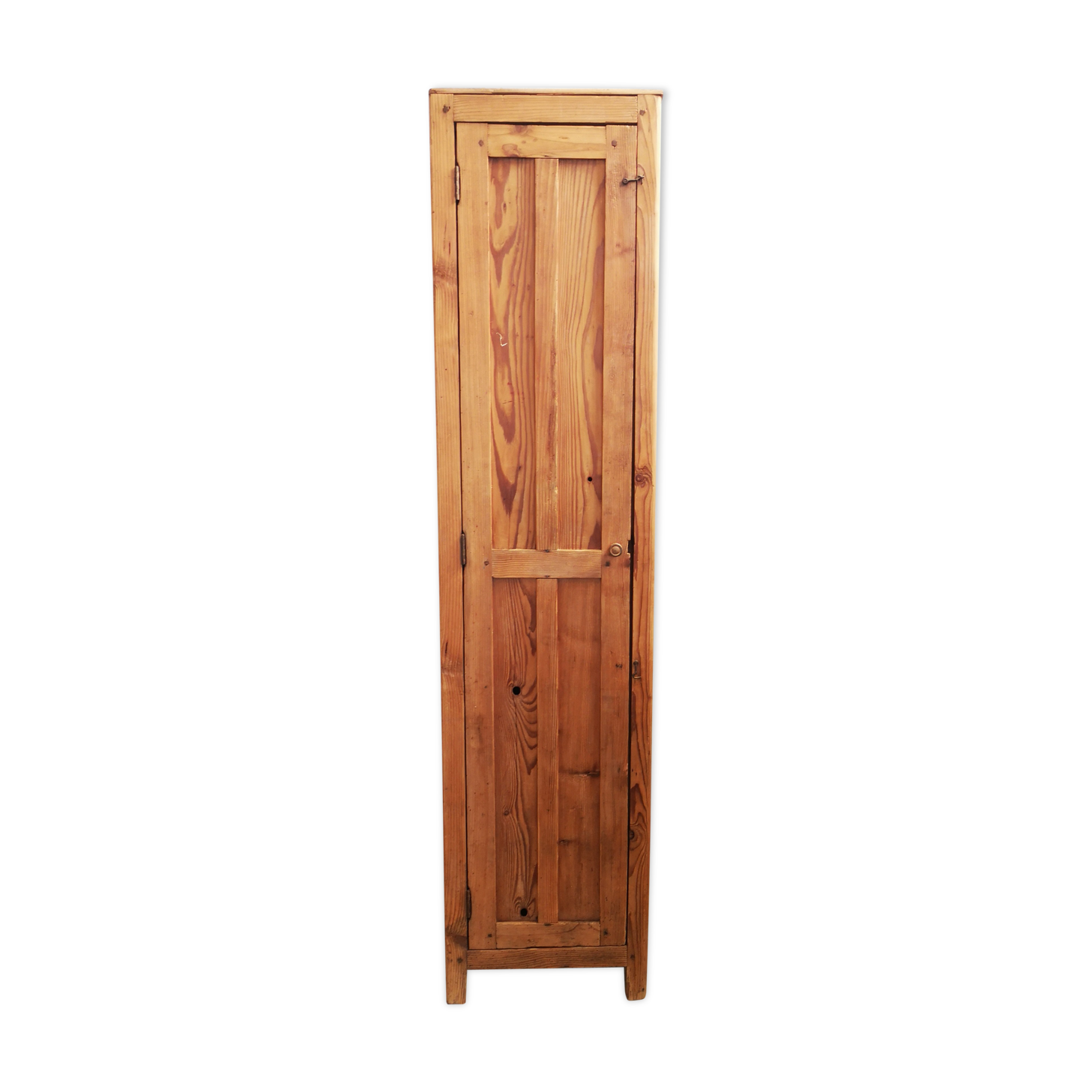 Parisian wardrobe in pine