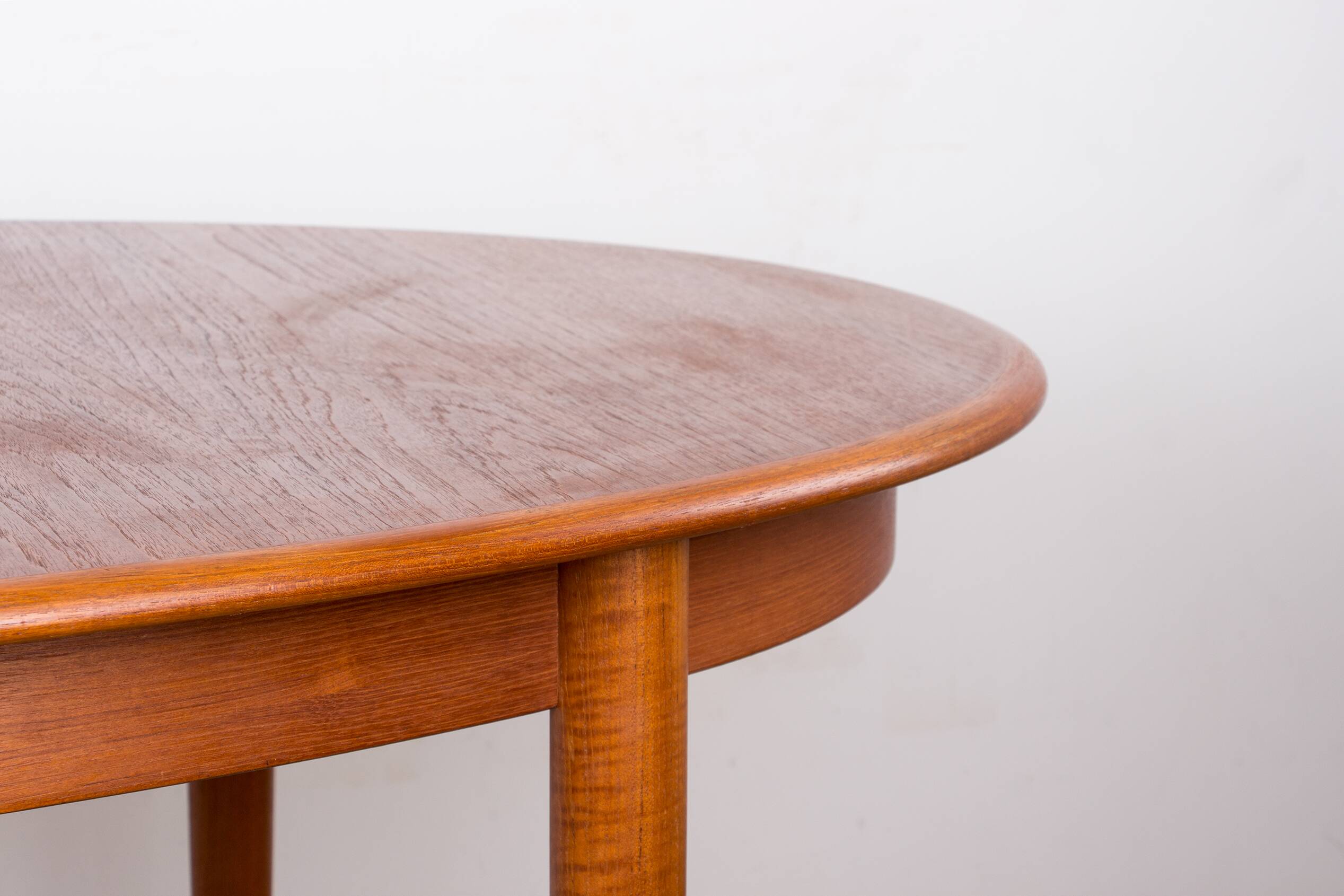 Danish oval teak dining table by Gudme Mobelfabrik 1960.