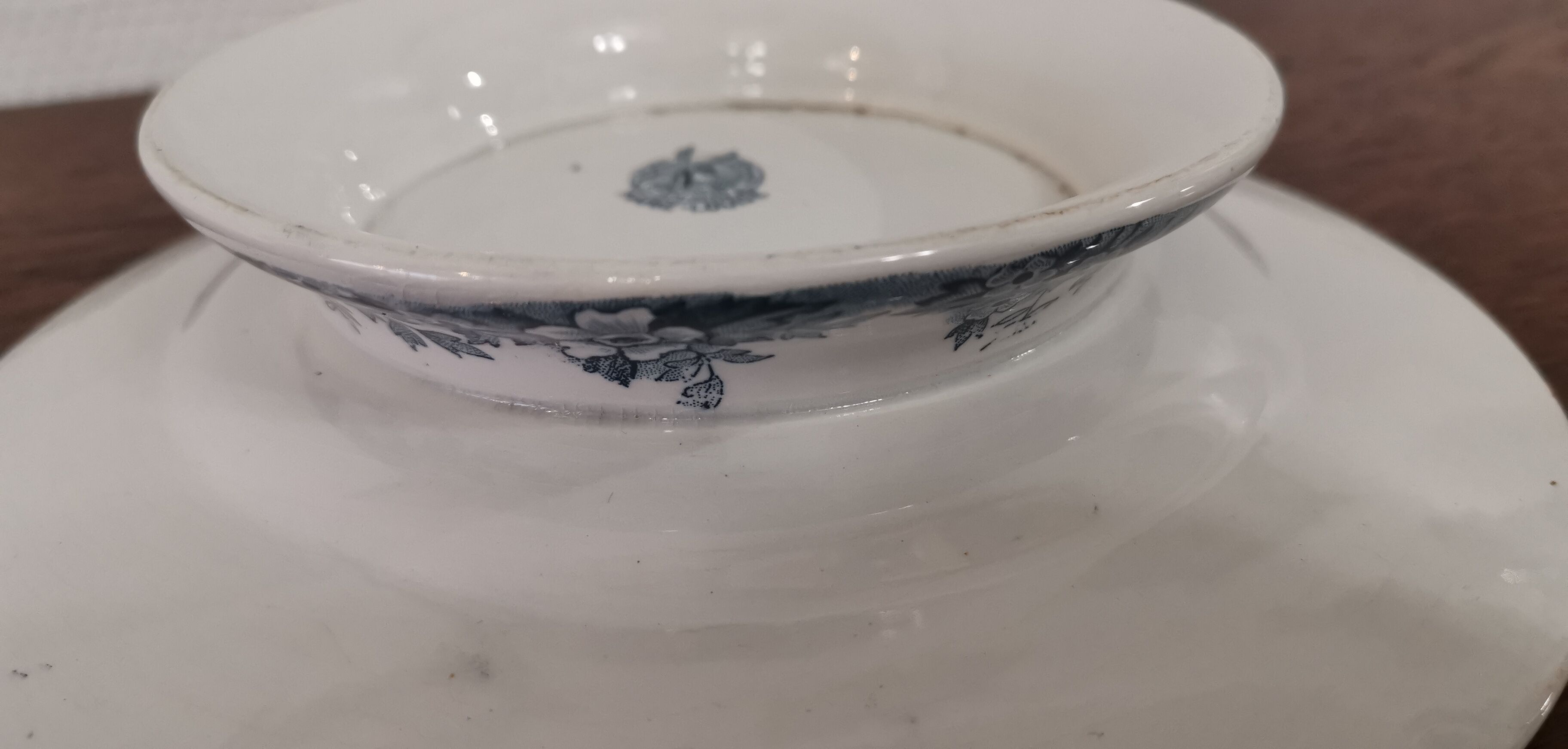 Compotier drageoir faience Saint Amand model Marie Louise signed