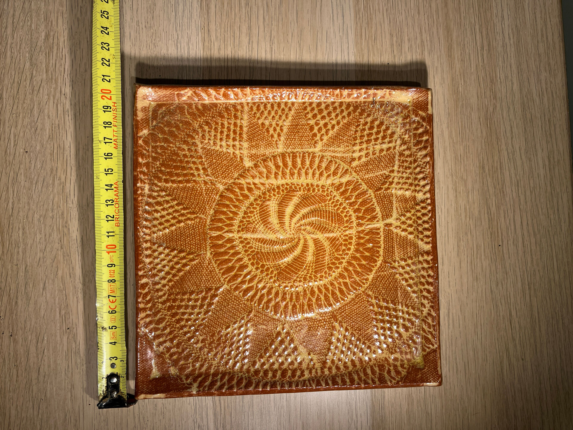 Large square vintage ceramic plate – raised lace decoration – 20 cm