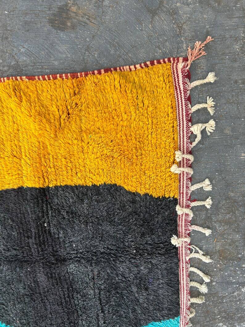 Moroccan handmade rug 250cm x 150cm