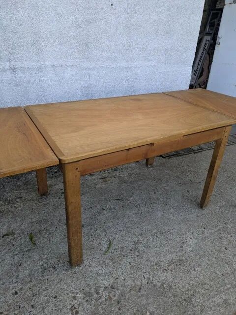 Extendable tables
