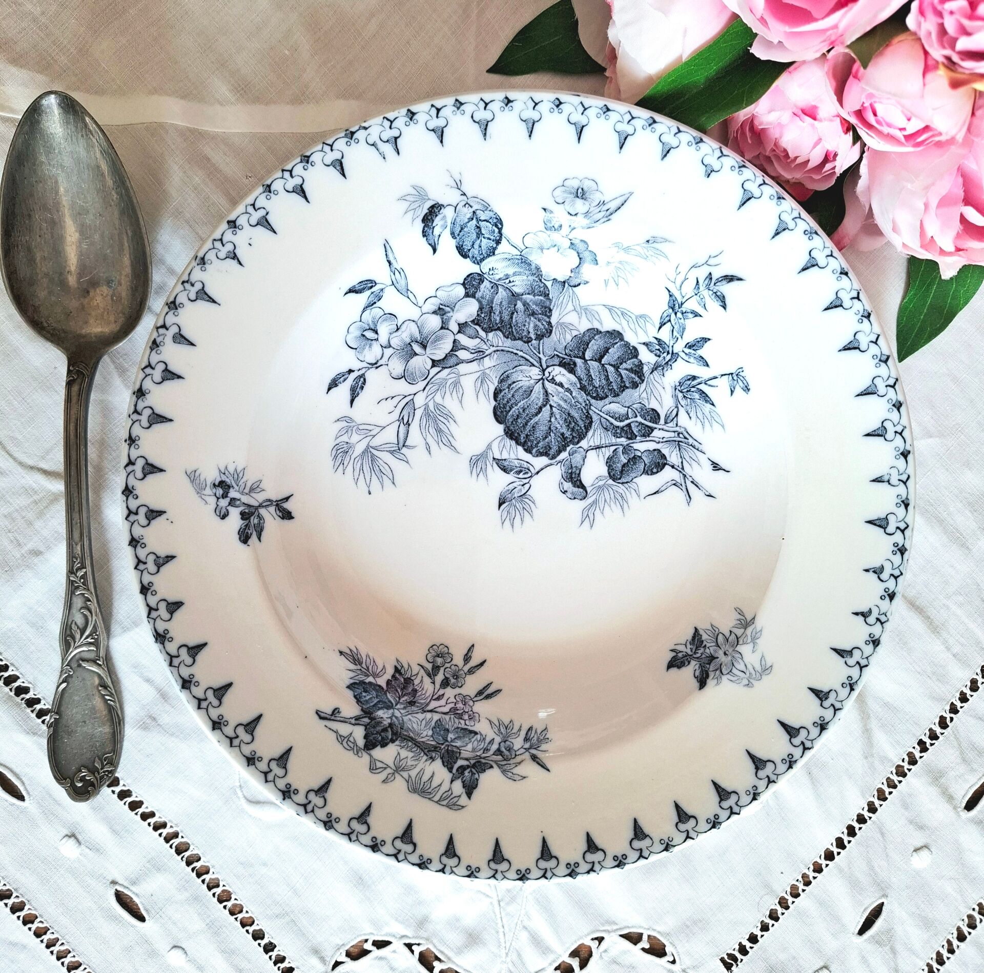 Antique deep plates in ironstone from Sarreguemines.