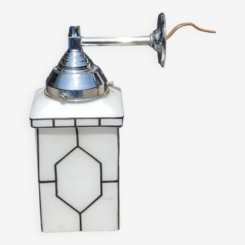 Art deco wall lamp in chromed metal and enamelled opaline glass