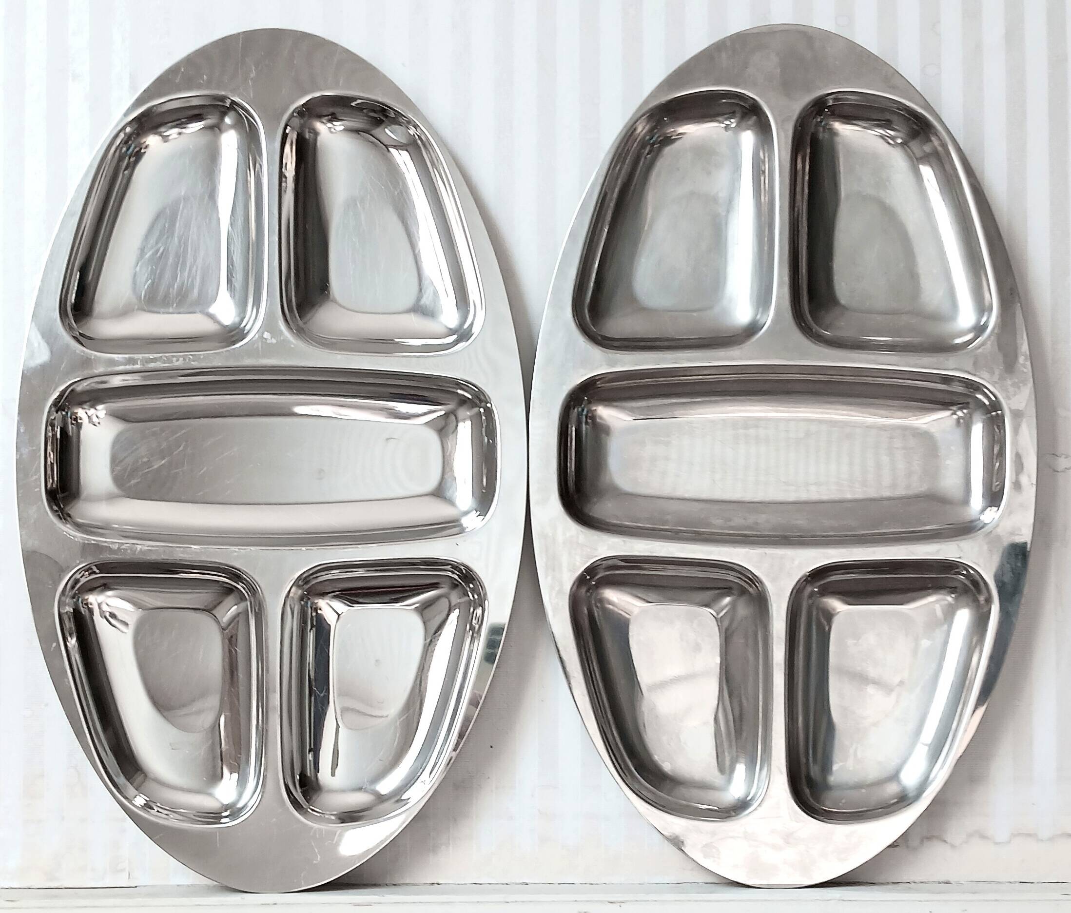 Set de 2 grands plats en inox 18/10, Vers 1970