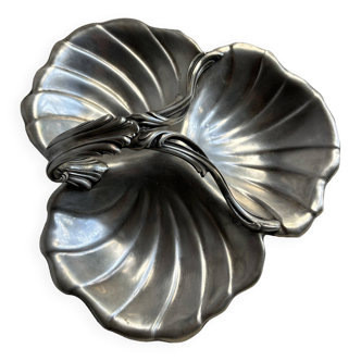 Art Nouveau period display by goldsmith Victor Saglier