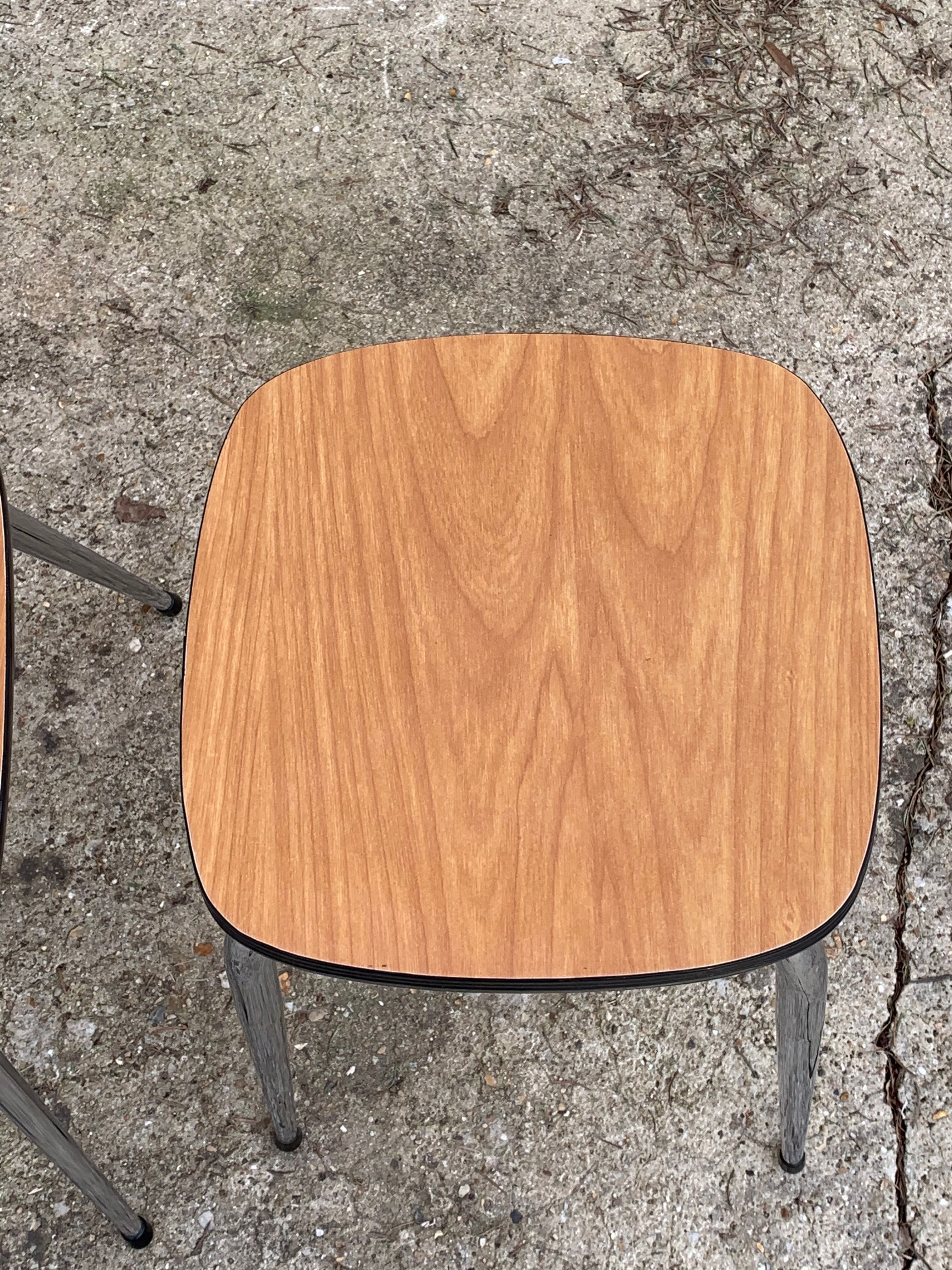 Chairs and stools Formica feet compass Tublac