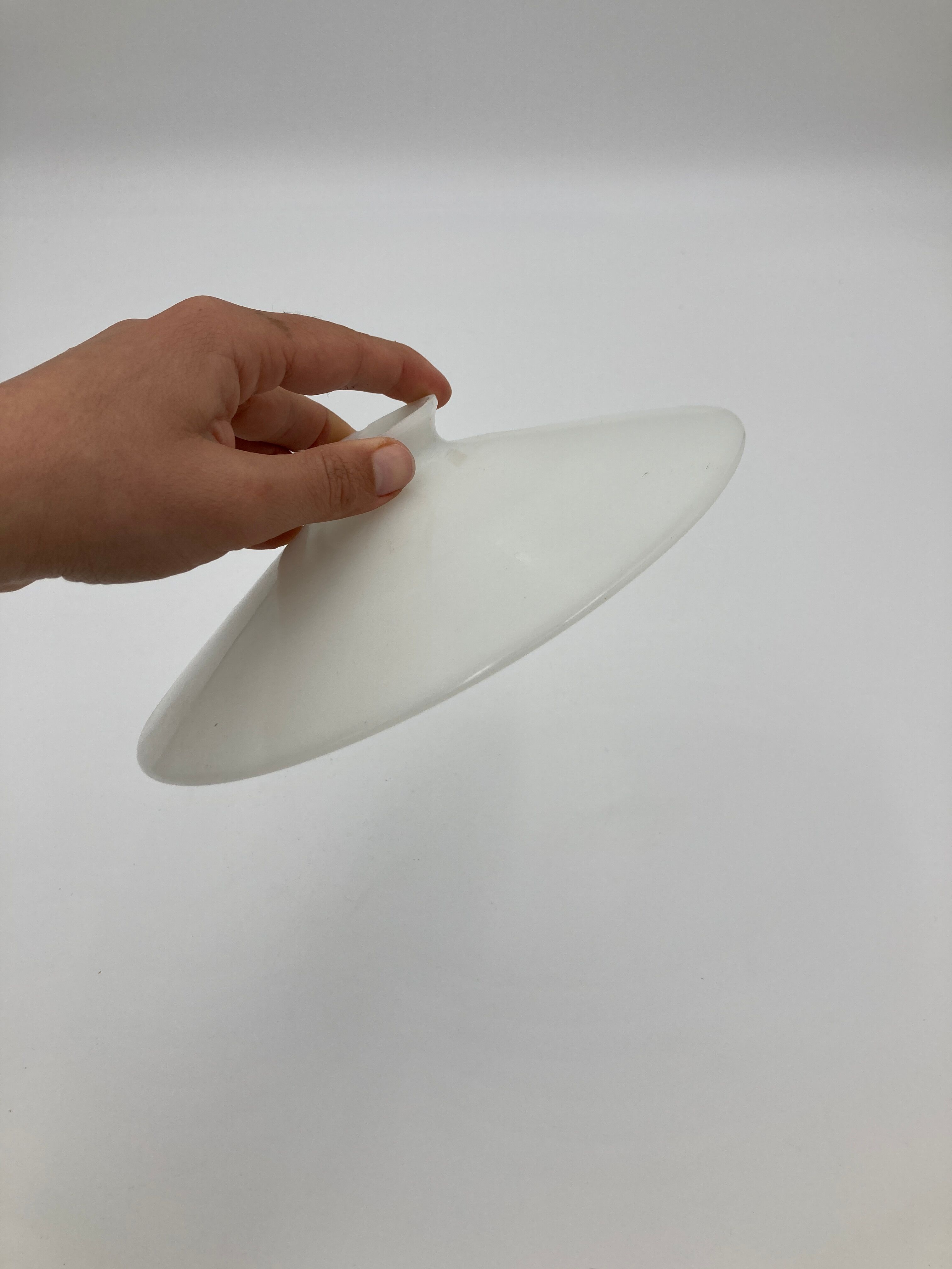 Small white opaline 20 cm